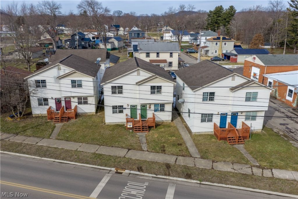 209 – 223 Trenton Avenue, Uhrichsville, OH