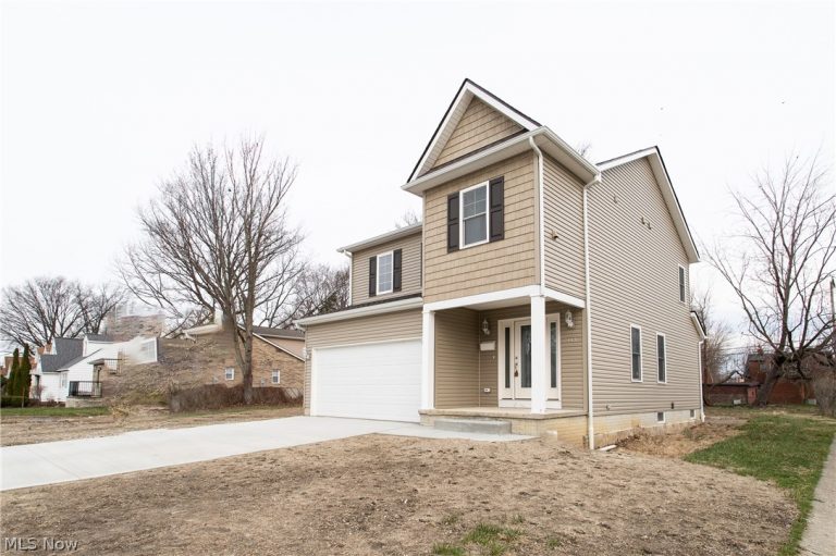 24431 Hartland Road, Euclid, OH - Photo 2