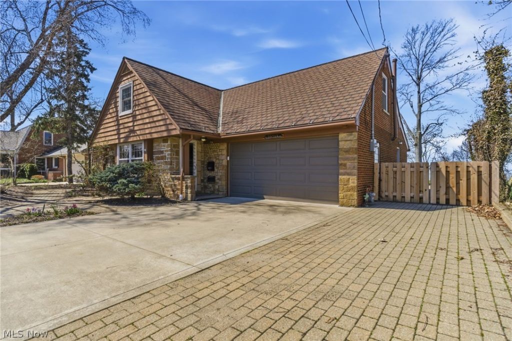 29319 Cresthaven Drive, Willowick, OH