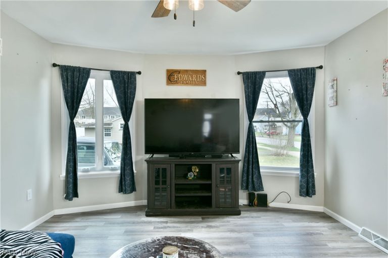 163 Chestnut Avenue, Niles, OH - Photo 5