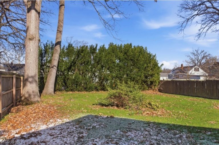 1350 Eastland Avenue, Warren, OH - Photo 6