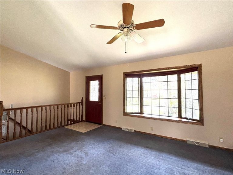 42900 Woodvale Lane, Columbiana, OH - Photo 6