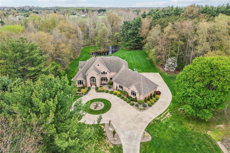 2765 Graybill Road, Uniontown, OH - Photo 3