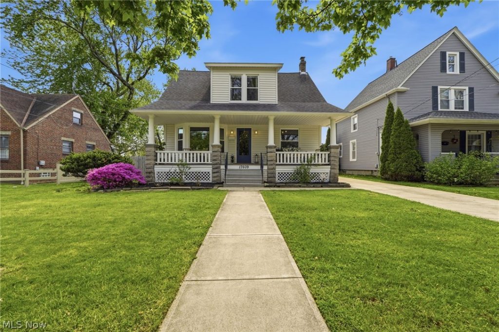 17609 Larchwood Avenue, Cleveland, OH