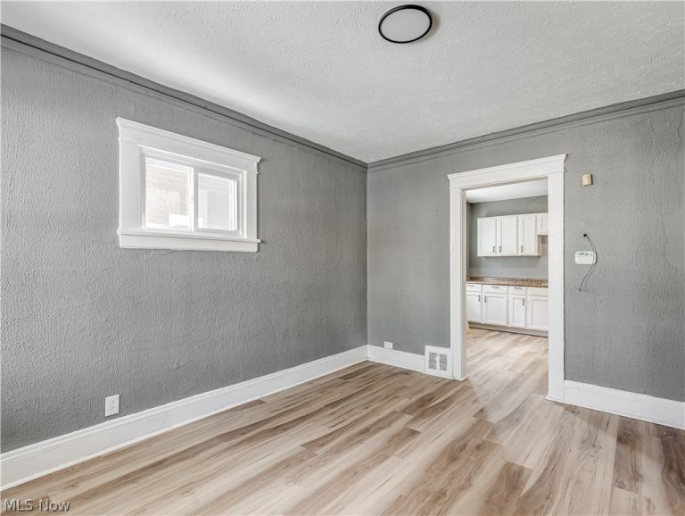 12516 Griffing Avenue, Cleveland, OH - Photo 6