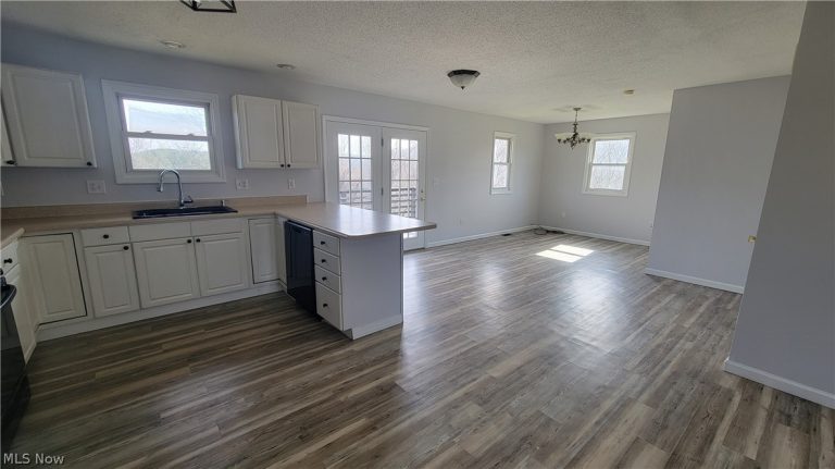 105 Woodcrest Lane, Marietta, OH - Photo 5