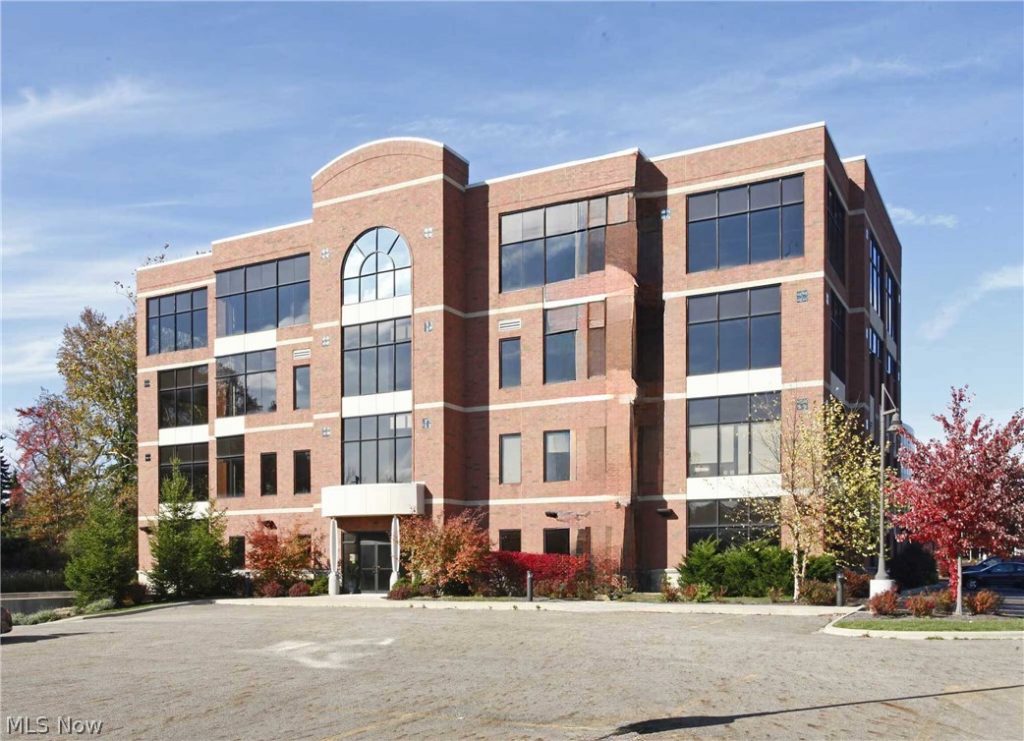 822 Kumho Drive #102, Fairlawn, OH