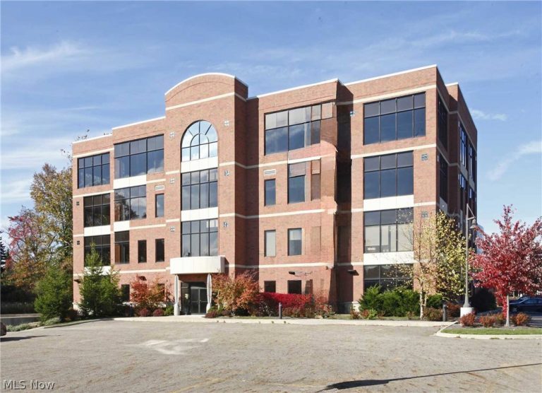 822 Kumho Drive #102, Fairlawn, OH, 44333