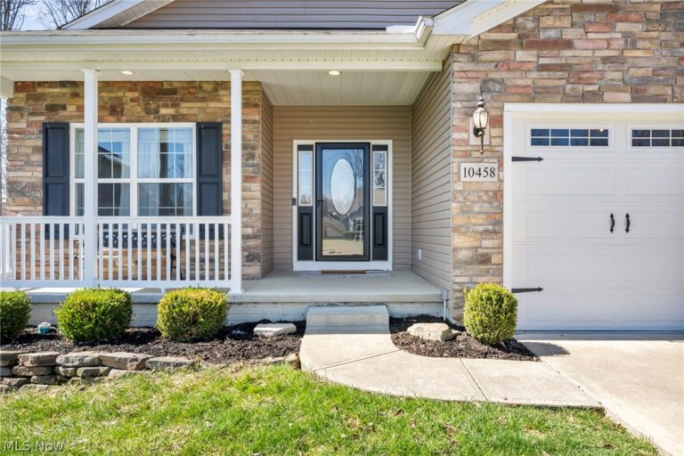 10458 Dogwood Drive, Aurora, OH - Photo 4