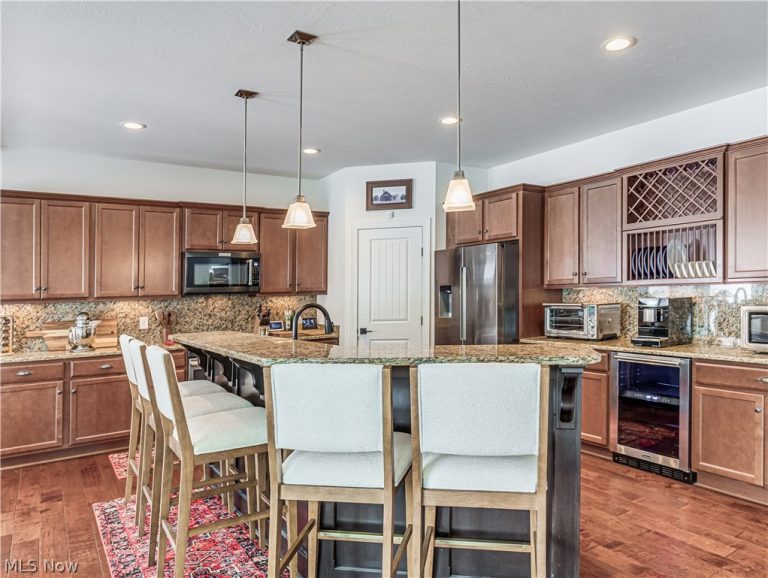 971 Montford Circle, Uniontown, OH - Photo 8