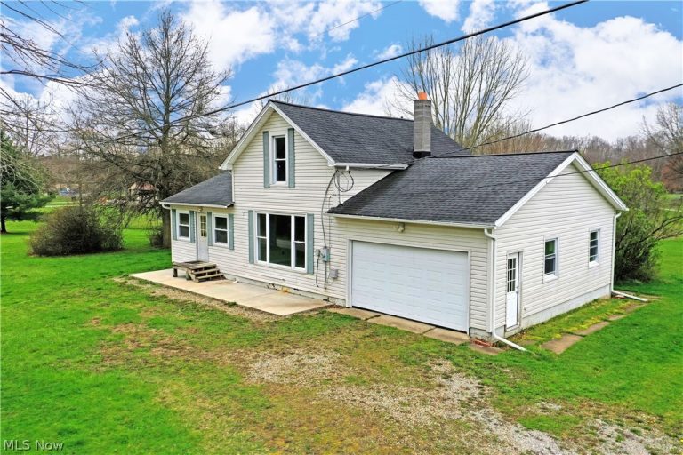 6979 Thompson Clark Road, Bristolville, OH - Photo 2