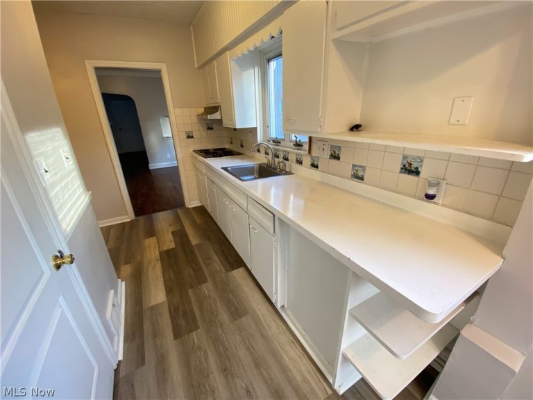 1478 Sherbrook Road #Lower, South Euclid, OH - Photo 8