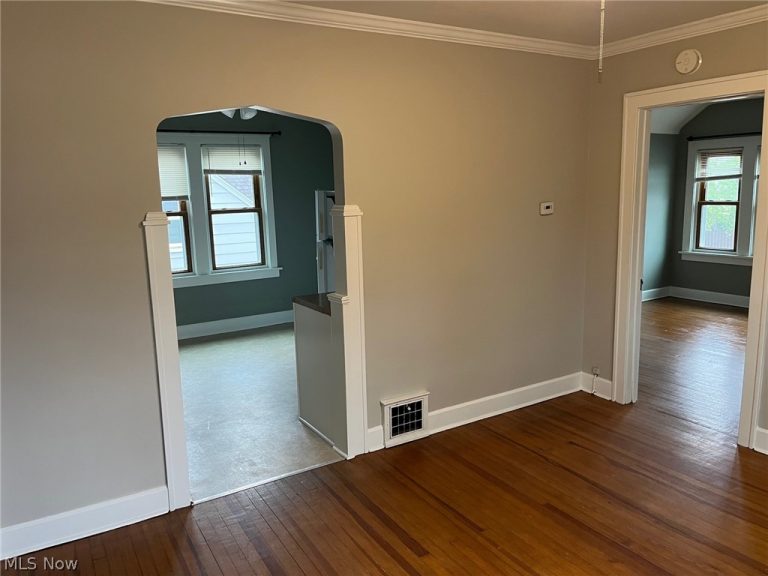 6156 Kelsey Road #UP, Parma, OH - Photo 8