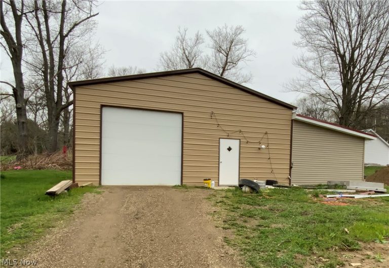 1112 Mick Road, Wellsville, OH - Photo 3