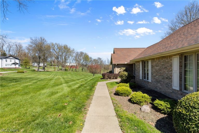 66985 Vista Drive, St Clairsville, OH - Photo 6