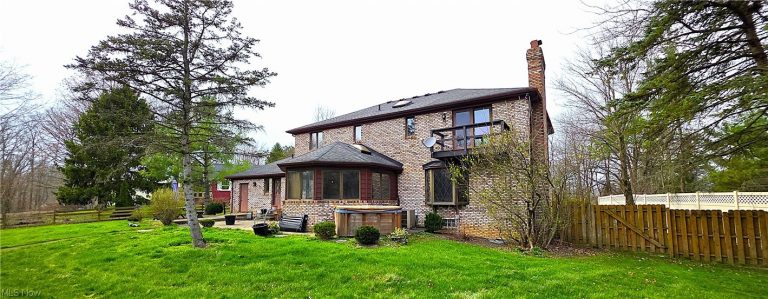 325 Brookshire Oval, Hinckley, OH - Photo 5