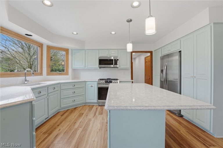 1960 Birkdale Drive, Uniontown, OH - Photo 6