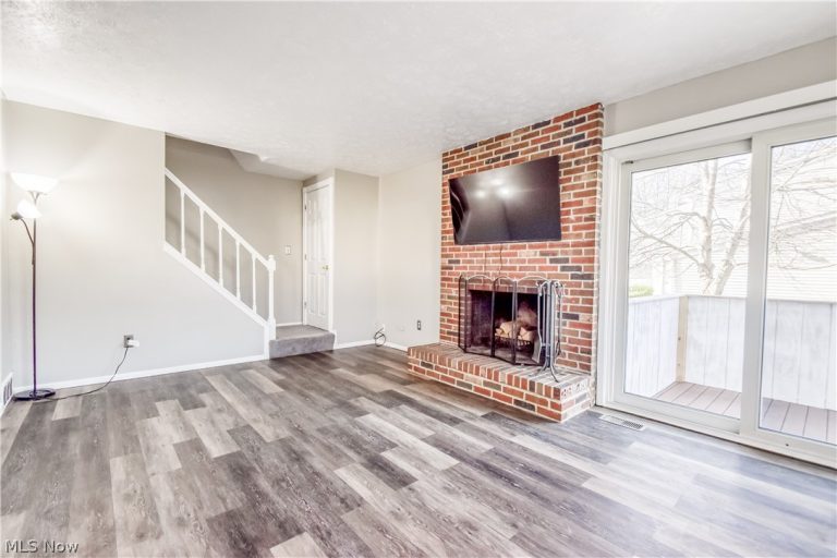 5548 Ivy Court #C, Willoughby, OH - Photo 8