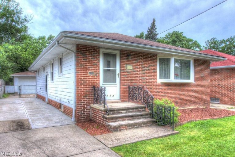 1114 Homestead Road, South Euclid, OH - Photo 2