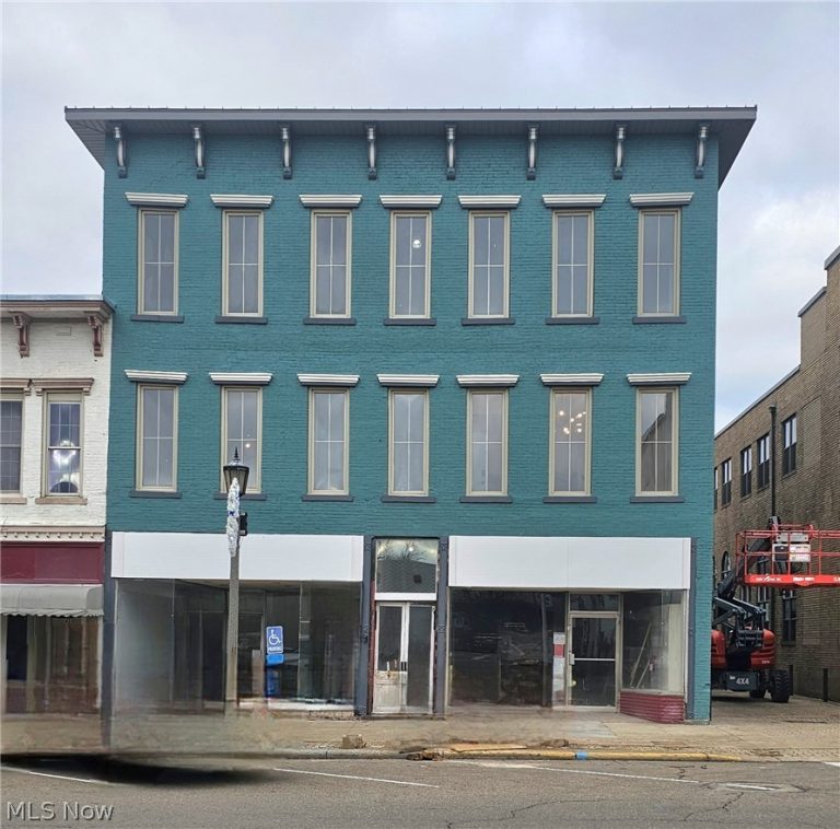 422 Main Street, Coshocton, OH, 43812