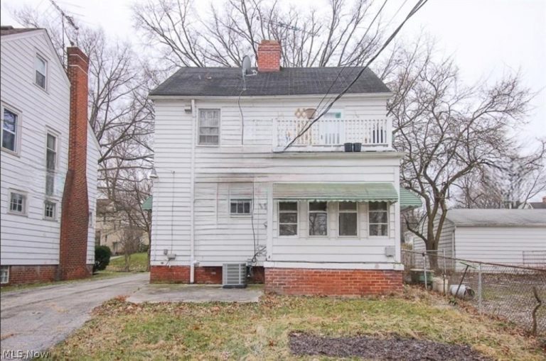 3801 Woodridge Road, Cleveland, OH - Photo 2