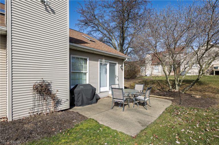 1358 Azalea Boulevard, Barberton, OH - Photo 6