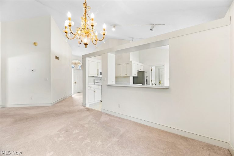 447 Armante Court, Akron, OH - Photo 2