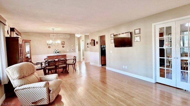 4402 Whited Drive, Vienna, WV - Photo 2