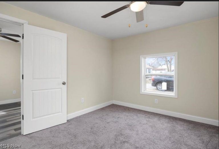 303 Delamere Road, Vermilion, OH - Photo 5