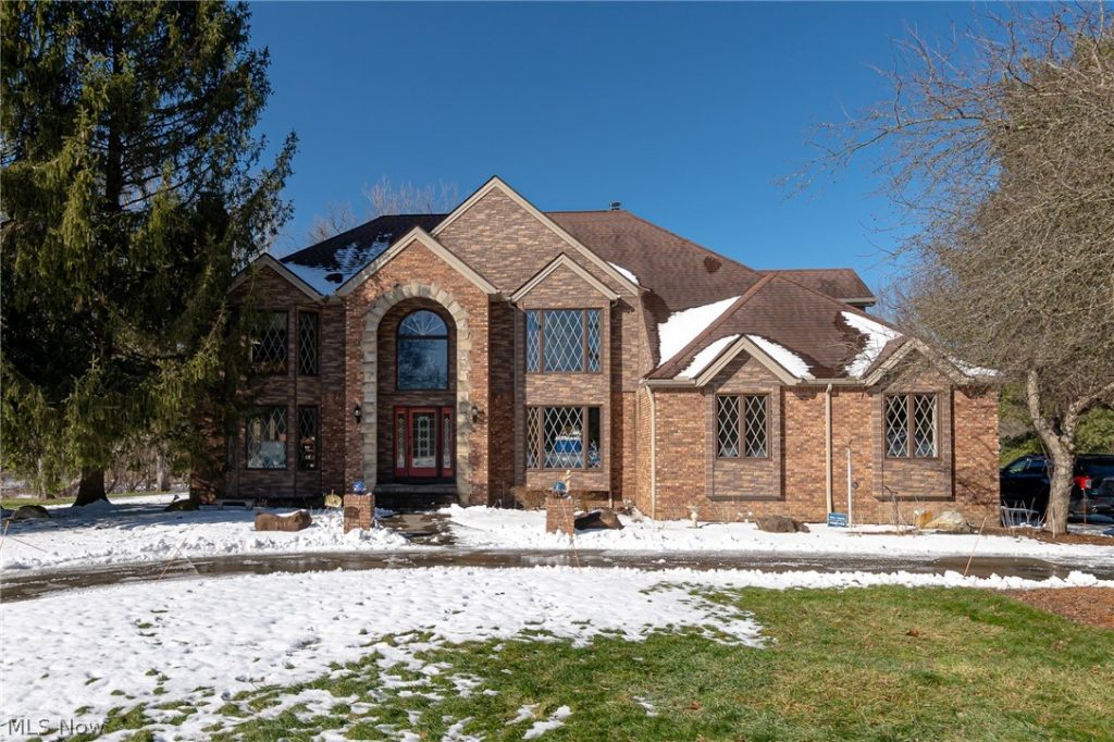 1200 River Road, Hinckley, OH