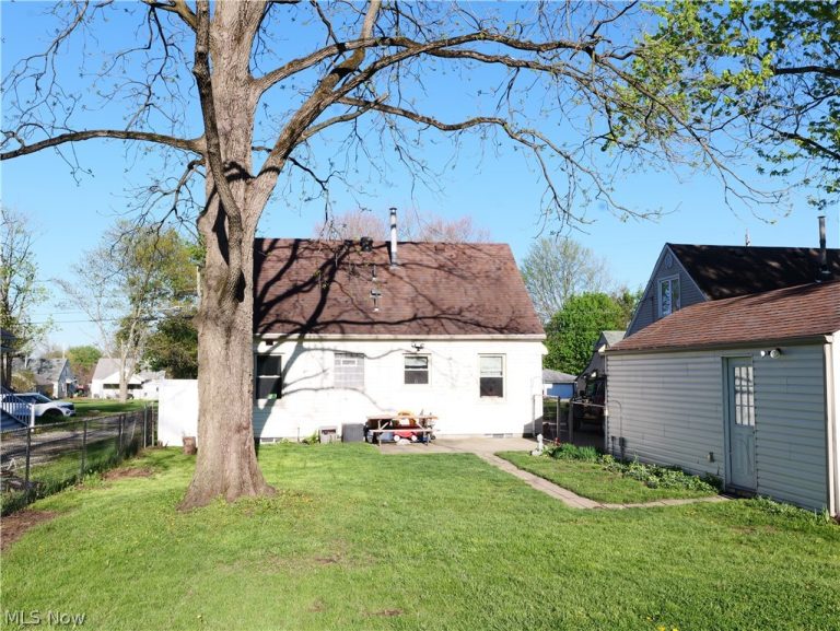 252 Parkgate Avenue, Austintown, OH - Photo 4