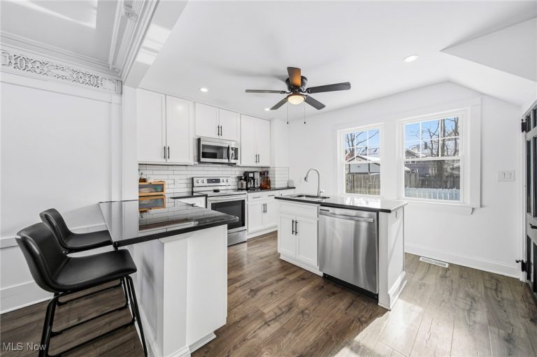 3014 Euclid Heights Boulevard, Cleveland Heights, OH - Photo 6