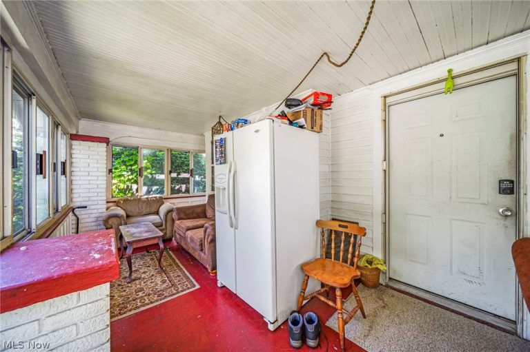 1066 Emma Avenue, Akron, OH - Photo 3