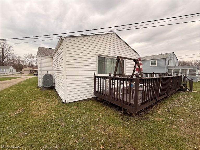 35288 Beach Park Avenue, Eastlake, OH - Photo 3