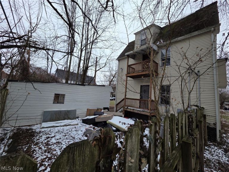 10117 Somerset Avenue, Cleveland, OH - Photo 4