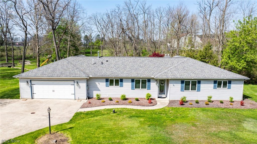 16912 Albion Road, Strongsville, OH