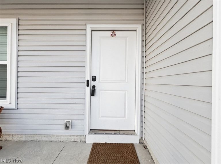 524 Auld Farm Circle, Akron, OH - Photo 5