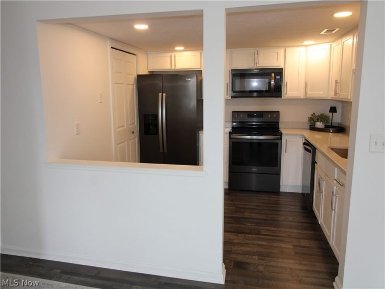 1201 River Road #B3, Elyria, OH - Photo 6