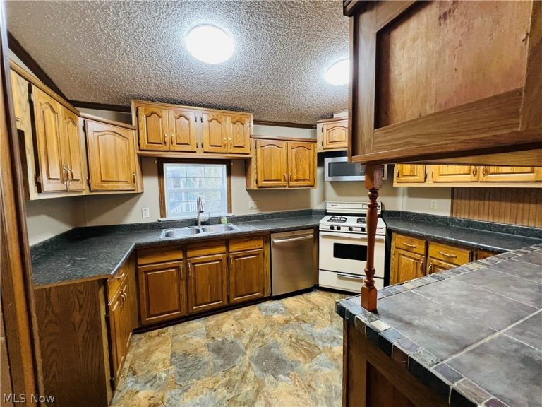 67 Harold Drive, Ashland, OH - Photo 6