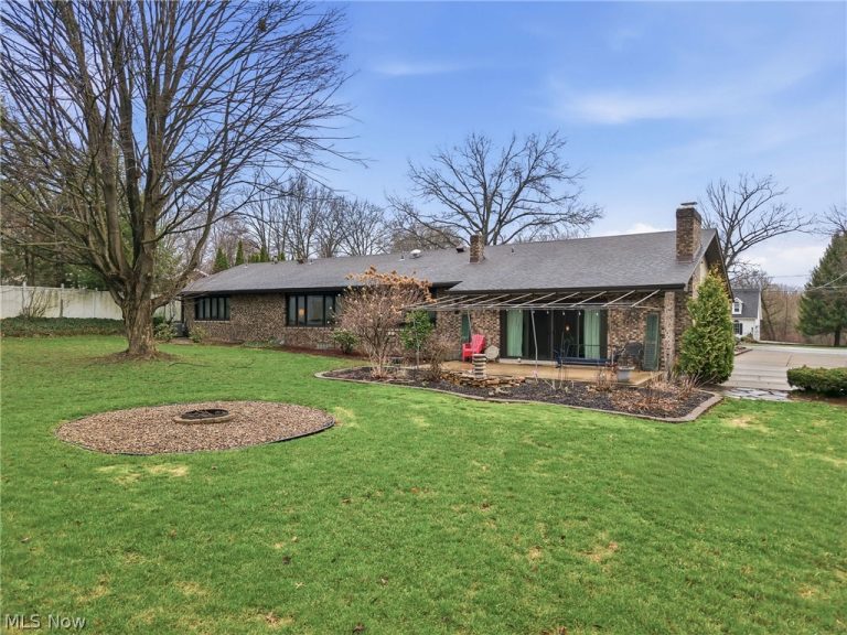 1364 Saint Albans Drive, Youngstown, OH - Photo 4