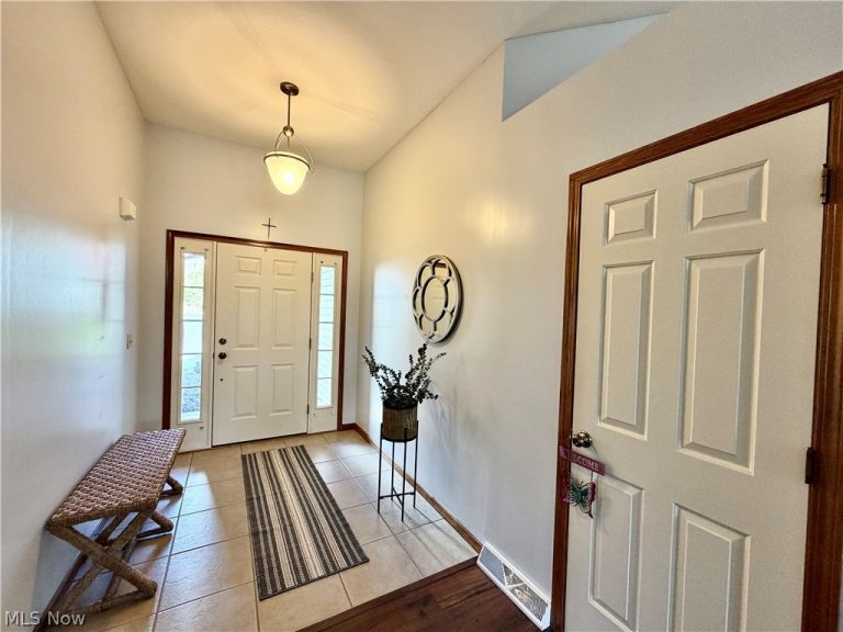 22 Walker Circle, Girard, OH - Photo 2