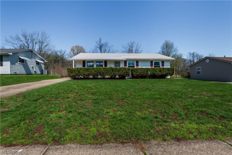 1993 Kelsey Drive, Cuyahoga Falls, OH - Photo 2