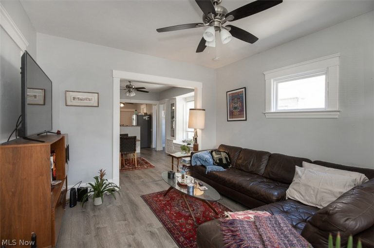 6606 Fir Avenue, Cleveland, OH - Photo 8