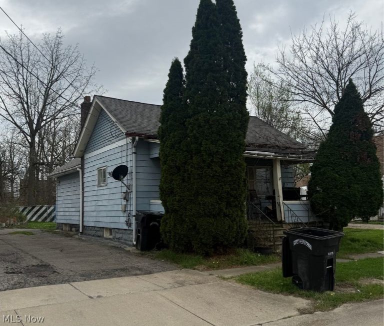 108 Rush Street, Elyria, OH - Photo 2