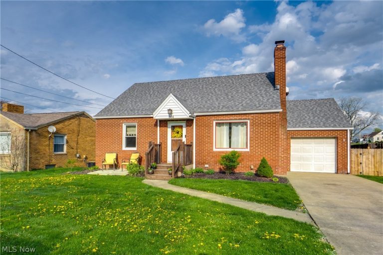 144 Perry Drive, Canton, OH - Photo 2