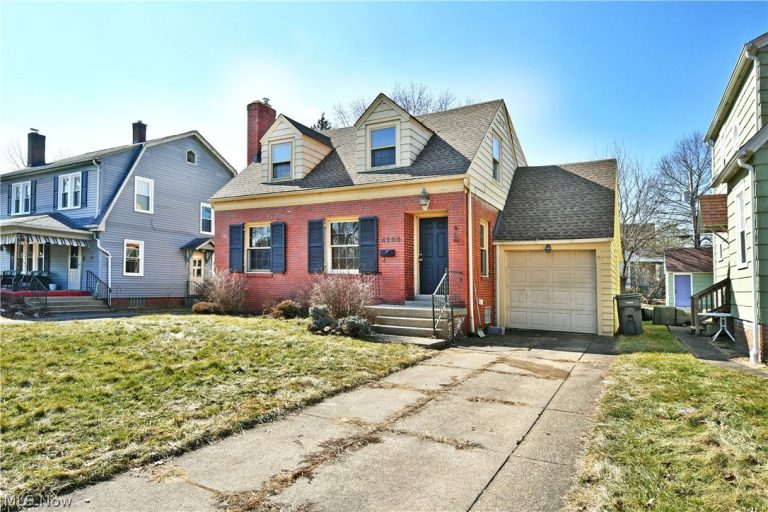 4206 Rush Boulevard, Youngstown, OH - Photo 2