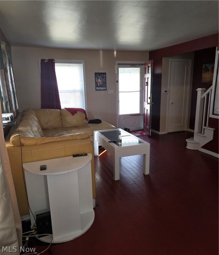 21670 Crystal Avenue, Euclid, OH - Photo 8