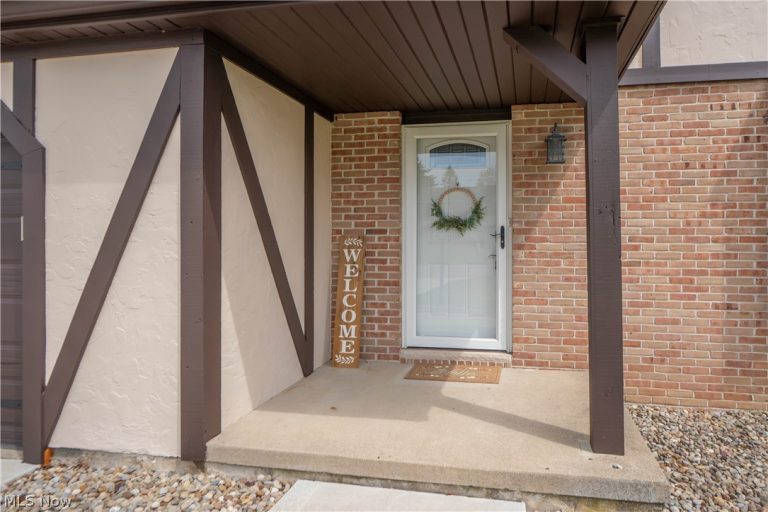 8028 Woodrush Drive, North Canton, OH - Photo 2