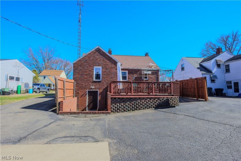 319 Superior Street, Louisville, OH - Photo 6