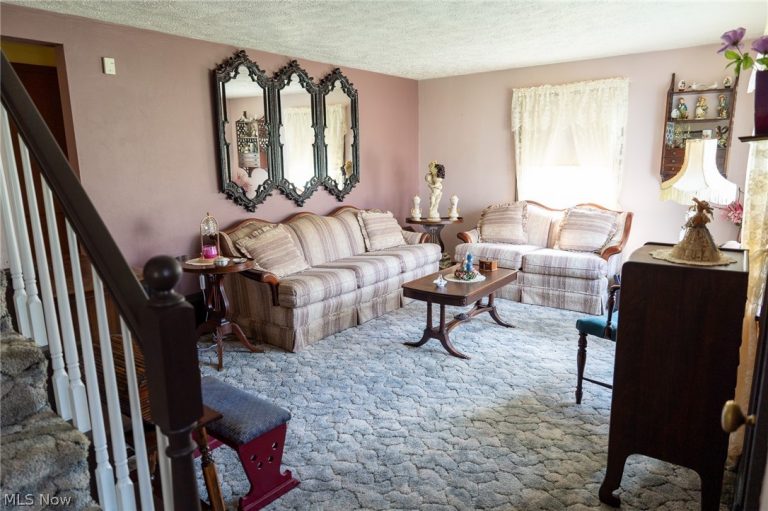 404 Heatherwood Street, North Canton, OH - Photo 4